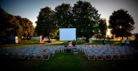 Kino letnie w ogrodzie, czyli pomysł na wyjątkową imprezę plenerową ze znajomymi