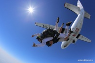 Skoki spadochronowe - doskonałe na imprezę integracyjną
